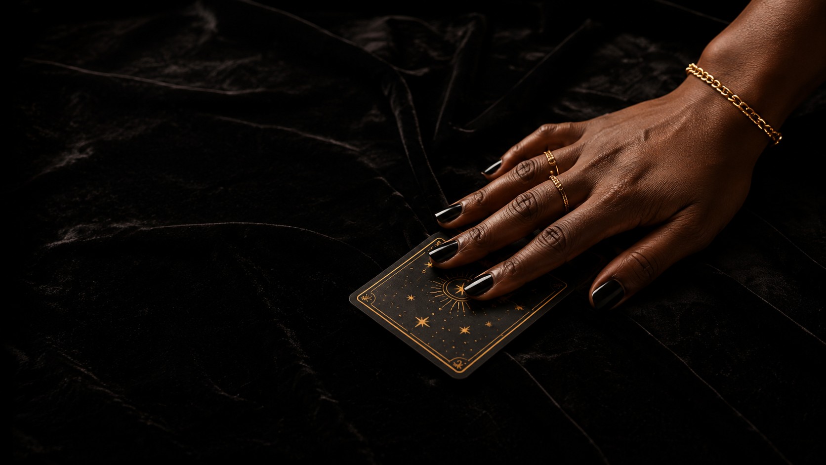Editorial tarot reading detail